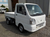 It is a picture of the white nissan nt100 clipper dump in 2014,Sub Photo 1 Stock No.Y033568