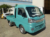 It is a picture of the fine mint  daihatsu hijet  jumbo in 2020,First Photo Stock No.Y033667