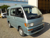 It is a picture of the green daihatsu atrai passenger van in 1996,First Photo Stock No.Y033731