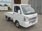 It is a picture of the white suzuki carry truck in 2020,First Photo Stock No.Y033815