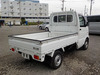 It is a picture of the white suzuki carry truck in 2004,Sub Photo 2 Stock No.Y033933