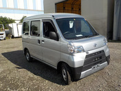 It is a picture of the silver toyota pixis passenger van in 2019,First Photo Stock No.Y034077