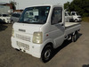 It is a picture of the white suzuki carry truck in 2002,Sub Photo 1 Stock No.Y034334