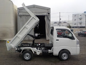 It is a picture of the white daihatsu hijet dump in 2020,First Photo Stock No.Y034850