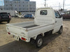 It is a picture of the white suzuki carry truck in 2001,Sub Photo 2 Stock No.Y034919