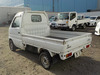 It is a picture of the white suzuki carry truck in 2001,Sub Photo 3 Stock No.Y034919