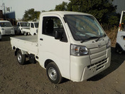 It is a picture of the white daihatsu hijet truck in 2020,First Photo Stock No.Y035086