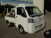 It is a picture of the white daihatsu hijet truck in 2020,First Photo Stock No.Y035188
