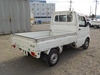 It is a picture of the white suzuki carry truck in 2005,Sub Photo 2 Stock No.Y035286