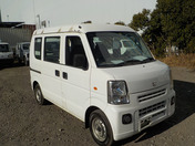 It is a picture of the white suzuki every passenger van in 2007,First Photo Stock No.Y035304