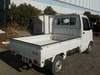 It is a picture of the white suzuki carry truck in 2002,Sub Photo 2 Stock No.Y035321
