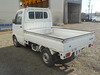 It is a picture of the white suzuki carry truck in 2002,Sub Photo 3 Stock No.Y035321