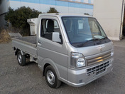 It is a picture of the silver suzuki carry truck in 2018,First Photo Stock No.Y035371