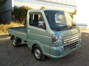 It is a picture of the green suzuki carry  truck in 2018,First Photo Stock No.Y035374