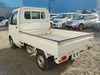 It is a picture of the white suzuki carry truck in 2006,Sub Photo 3 Stock No.Y035401