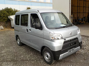 It is a picture of the silver daihatsu hijet passenger van in 2020,First Photo Stock No.Y035522