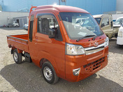 It is a picture of the orange daihatsu hijet jumbo in 2021,First Photo Stock No.Y035613