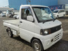 It is a picture of the white mitsubishi minicab truck in 2005,Sub Photo 0 Stock No.Y035626