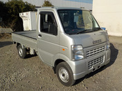 It is a picture of the silver suzuki carry truck in 2008,First Photo Stock No.Y035730