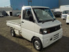 It is a picture of the white mitsubishi minicab truck in 2002,Sub Photo 0 Stock No.Y035766