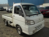 It is a picture of the white daihatsu hijet dump in 2005,Sub Photo 1 Stock No.Y035852