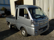 It is a picture of the silver daihatsu hijet jumbo in 2020,First Photo Stock No.Y035887