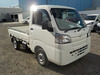 It is a picture of the white daihatsu hijet truck in 2015,Sub Photo 0 Stock No.Y036026