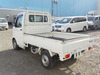 It is a picture of the white suzuki carry truck in 2006,Sub Photo 3 Stock No.Y036034