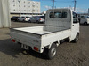 It is a picture of the white suzuki carry truck in 2004,Sub Photo 2 Stock No.Y036050