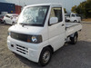 It is a picture of the white mitsubishi minicab truck in 2004,Sub Photo 1 Stock No.Y036052