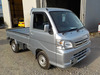It is a picture of the silver daihatsu hijet truck in 2013,Sub Photo 0 Stock No.Y036280