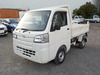 It is a picture of the white daihatsu hijet dump in 2018,Sub Photo 2 Stock No.Y036318