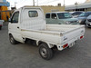 It is a picture of the white suzuki carry truck in 2001,Sub Photo 3 Stock No.Y036578