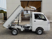 It is a picture of the white daihatsu hijet dump in 2021,First Photo Stock No.Y036699