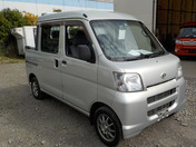 It is a picture of the silver daihatsu hijet  deck van in 2006,First Photo Stock No.Y036734