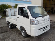 It is a picture of the white daihatsu hijet  truck in 2020,First Photo Stock No.Y036827