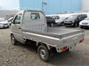 It is a picture of the silver suzuki carry truck in 2001,Sub Photo 3 Stock No.Y036830