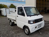It is a picture of the white mitsubishi minicab dump in 2006,Sub Photo 1 Stock No.Y036930
