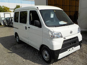 It is a picture of the white daihatsu hijet passenger van in 2020,First Photo Stock No.Y036943