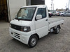 It is a picture of the white mitsubishi minicab truck in 2003,Sub Photo 1 Stock No.Y037008
