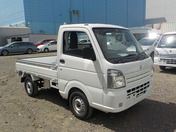 It is a picture of the white suzuki carry truck in 2020,First Photo Stock No.Y037353