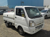 It is a picture of the white suzuki carry  truck in 2016,First Photo Stock No.Y037479