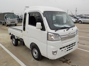 It is a picture of the white daihatsu hijet jumbo in 2020,First Photo Stock No.Y037544