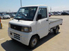 It is a picture of the white mitsubishi minicab  truck in 2001,Sub Photo 1 Stock No.Y038204