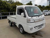 It is a picture of the white daihatsu hijet truck in 2015,First Photo Stock No.Y038242