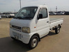 It is a picture of the white suzuki carry truck in 2001,Sub Photo 1 Stock No.Y038245