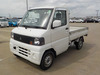 It is a picture of the white mitsubishi minicab truck in 2005,Sub Photo 1 Stock No.Y038274