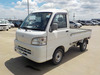 It is a picture of the white daihatsu hijet  truck in 2005,Sub Photo 1 Stock No.Y038436