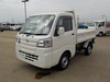 It is a picture of the white daihatsu hijet dump in 2019,Sub Photo 3 Stock No.Y039493