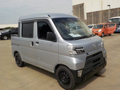 It is a picture of the silver daihatsu hijet deck van in 2018,First Photo Stock No.Y039684